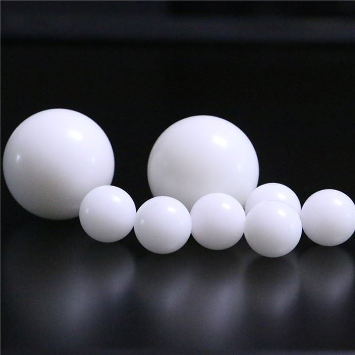 Pom Plastic Ball (4)